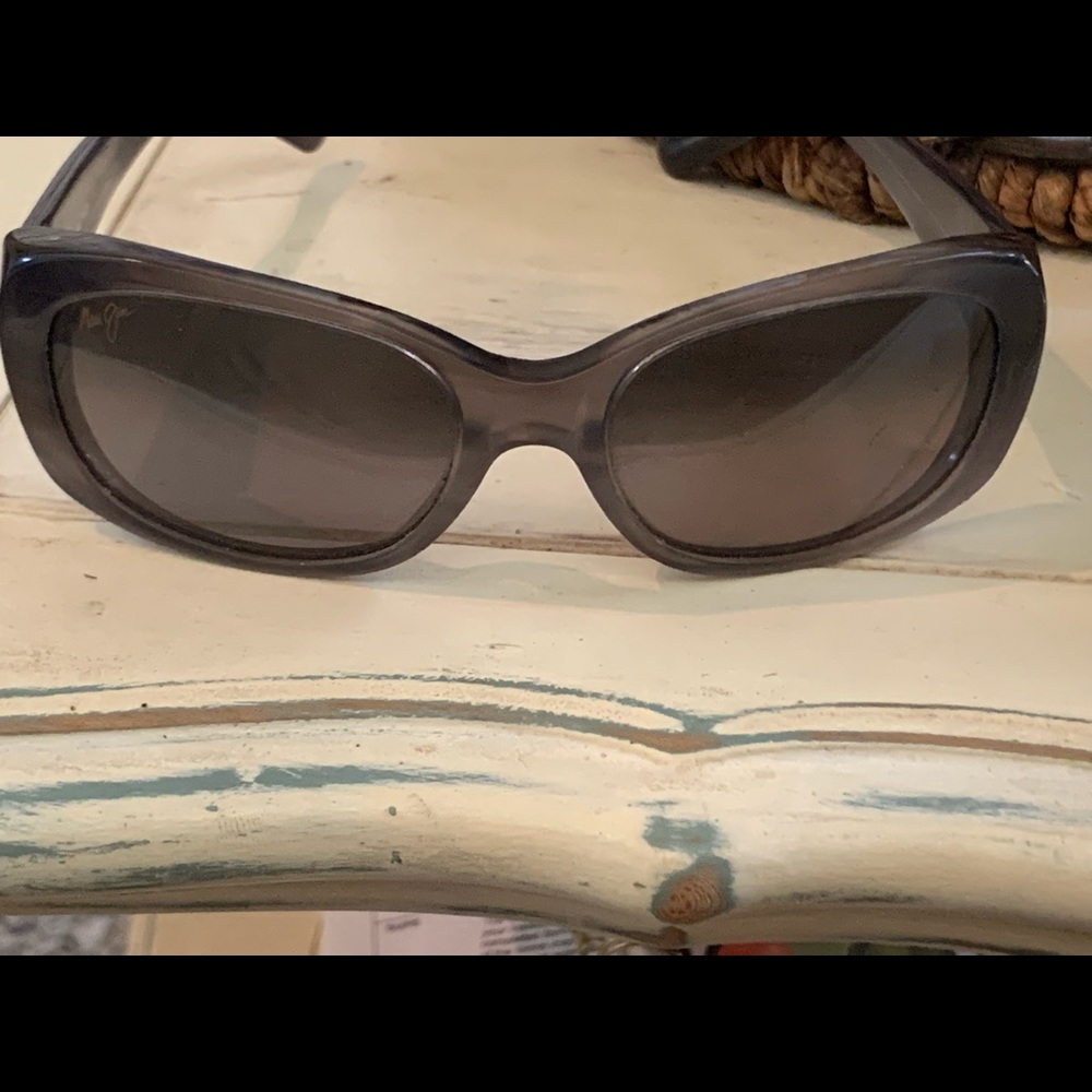 Gray maui Jim sunglasses